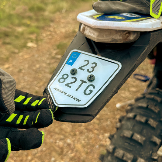 Placa personalizada para enduro y off-road